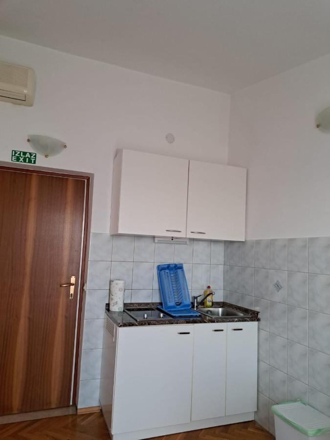 Apartments Garac Dugi Rat Exterior photo